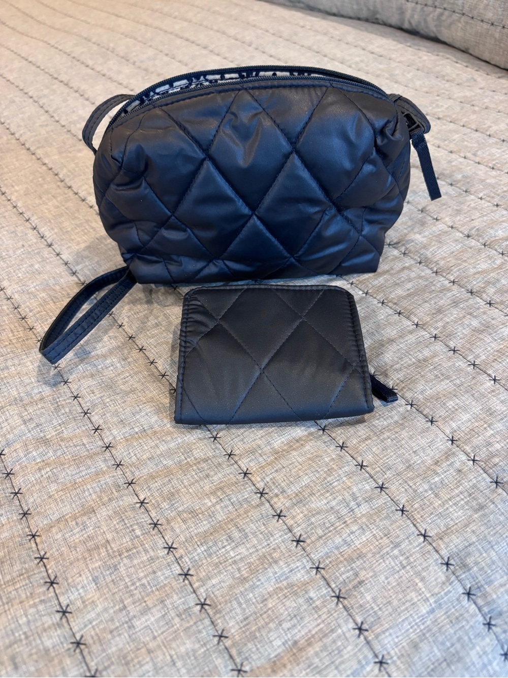 Vera Bradley ultralight Quilted Navy camera bag and Card Wallet Set
